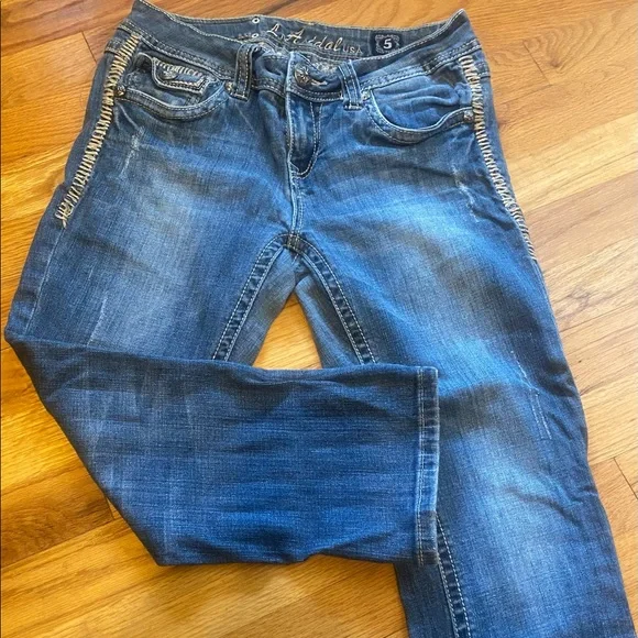 LA Idol Jean Capris Size 5 - Picture 2 of 3